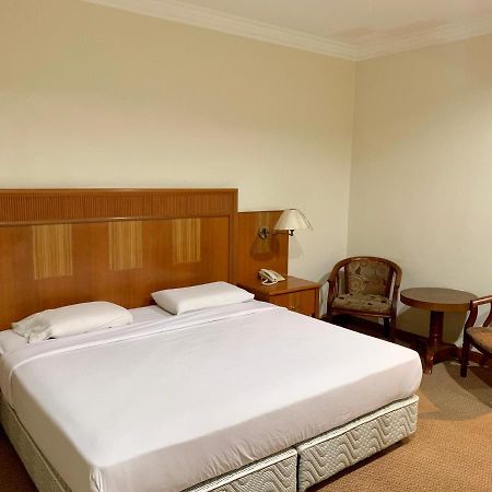 New Grand Hotel Keningau Екстер'єр фото