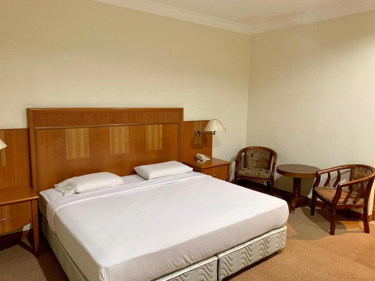 New Grand Hotel Keningau Екстер'єр фото